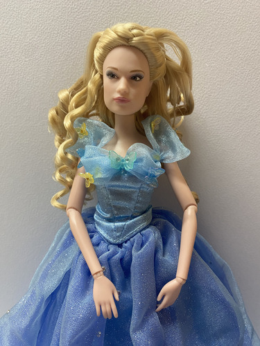 Muñeca Disney Store Cenicienta Live Action (fuera De Caja)