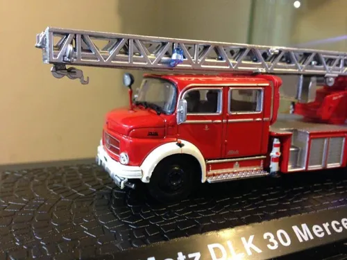 Carro bomba juguete hot sale