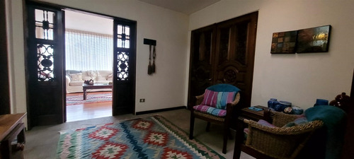 Casa En Venta De 7 Dorm. En Lo Barnechea