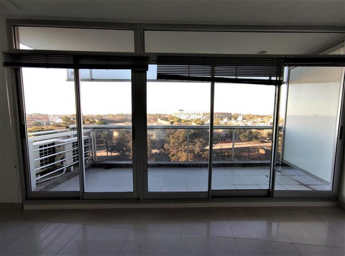 Imagen 11 de 27 de Alquiler Oficina Av Libertador 6900 Al Rio Cochera Optativa - Vig 24hs Pileta Impecable