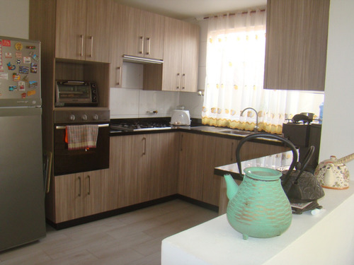 Linda Casa Excelente Estado De Mantencion Condominio 5d Y 3b