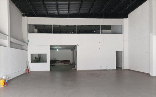 Renta De Bodega Comercial 370mts En Cancun