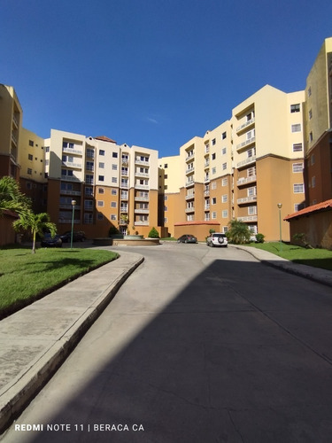 Imagen 1 de 12 de Beraca 001 Apartamento Amoblado Urbanización Los Roques Avenida  Intercomunal Turmero, Aragua