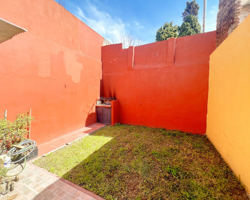 Venta Casa 2 Ambientes Jardín Parrilla Turdera