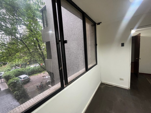 Lindo Depto. Remodelado/ 2 D+ 2 B+ E / Lyon / Carlos AntĂșnez