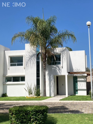 Imagen 1 de 14 de Casa Con Jardin Grande En Area De Chipilo ,puebla