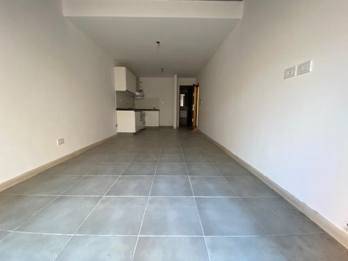 Imagen 3 de 8 de Monoambiente Con Patio - Echesortu