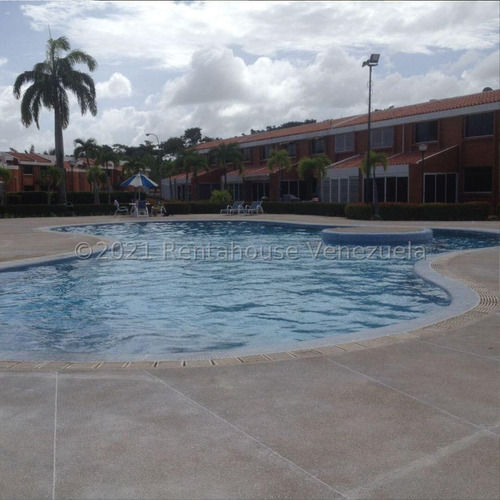 Imagen 2 de 16 de Cómodo Y Bello Townhouse Llama Ya Cel: 0412.2219490