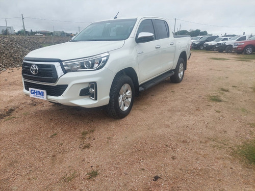 Toyota Hilux Srv 2.8 4x4 At 