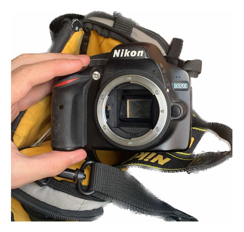 Camara Nikon D3200 Con Objetivo 18/55mm
