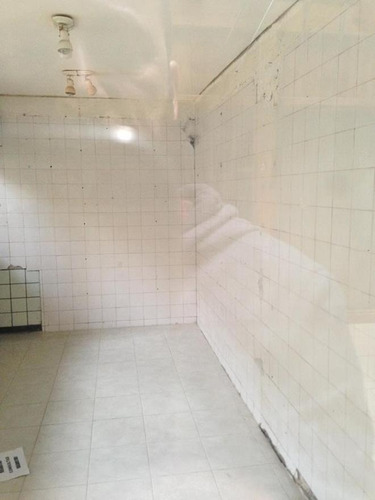 Av. Rivadavia 8363, Caba, Local En Venta En Mercado/ 13 Mts2 U$s 8.000 (oportunidad)