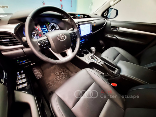 Toyota Hilux 2.8 D-4D TURBO DIESEL CD SRX 4X4 AUTOMÁTICO
