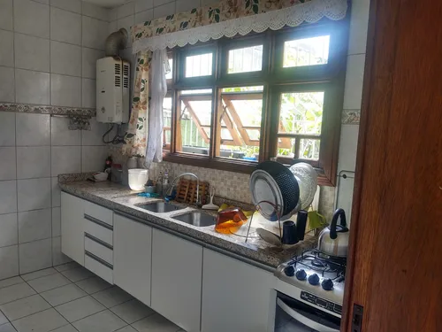 Casa Com 2 Quartos,2 Banheiros, Espaçosa