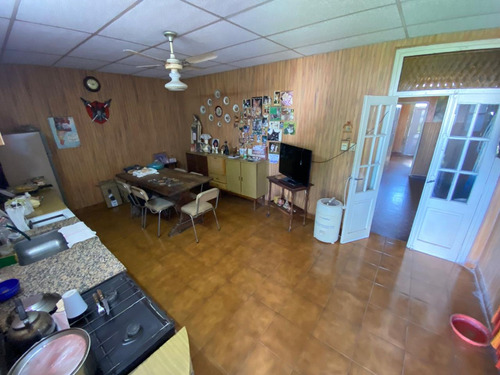 Casa 2 Dormitorios Con Gran Terreno.