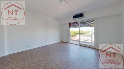 Departamento 2 Ambientes. Balcon Corrido. Piso Alto. Villa Del Parque. 58m
