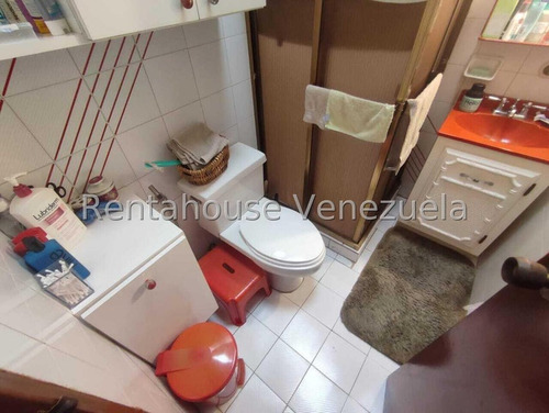 Bella Casa Bien Distribuida De MĂșltiples Niveles En Venta Ubicada En Los Naranjos Del Cafetal 25-6495