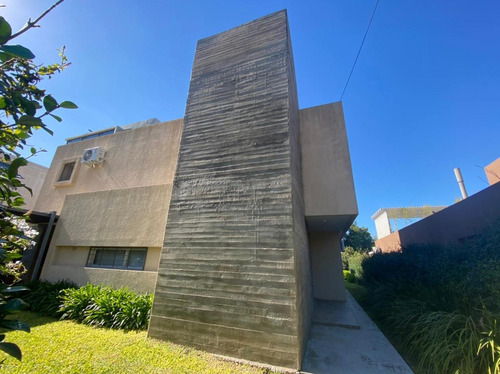 Casa De 3 Dormitorios En Venta Con Parrillero -aldea Fisherton