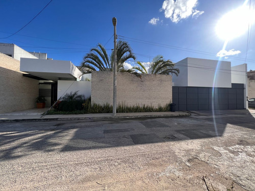 Residencia En Venta En  Montecristo , Merida , Yucatan.
