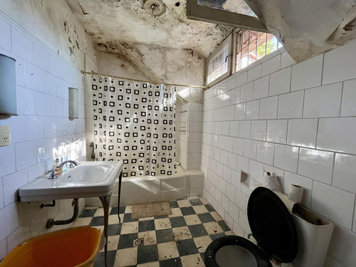 Imperdible Casa A Refaccionar O Demoler En La Lucila, Vicente Lopez, A Metros Del Centro Comercial.