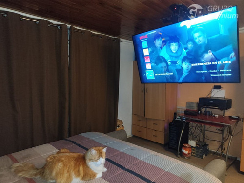 Casa En Venta De 5 Dorm. En Cerro Navia