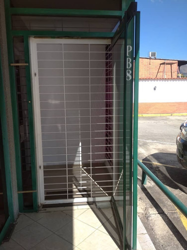 Imagen 8 de 14 de Local Comercial En Centro Diagnóstico Del Norte Ubicado En Urb. Las Quintas De Naguanagua