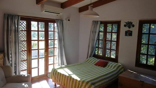 Imagen 15 de 27 de Comoda Casa Quinta De 4 Dormitorios Y 13.000 M2 De Parque Arbolado
