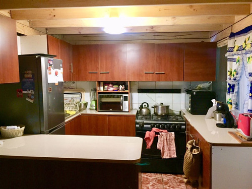 Casa En Venta De 3 Dorm. En La Florida