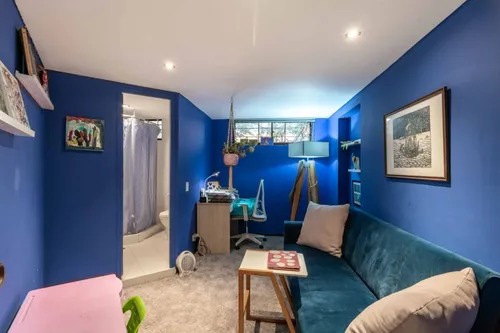 Casa En Venta En Los Rosales. Cod V8293