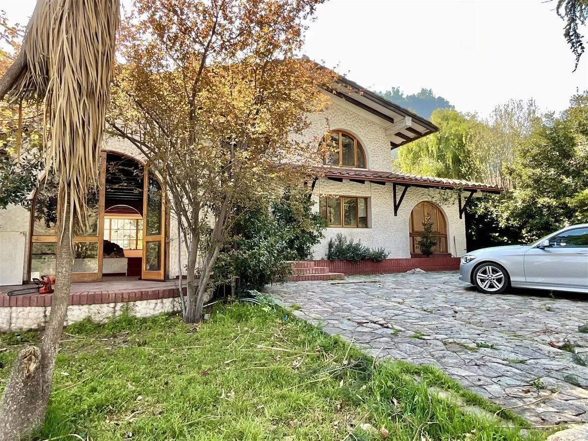 Imagen 1 de 23 de Casa En Venta De 5 Dorm. Gran Terreno En El Arrayan
