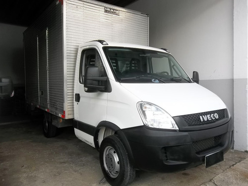 Imagem 3 de 12 de Iveco 35s14, 2018, Baú, Ar Condicionado, 42.285 Km