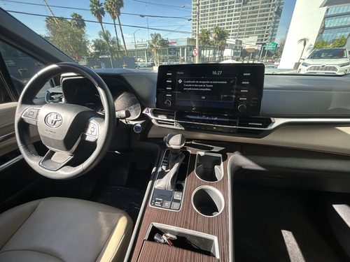 Toyota Sienna XLE PIEL