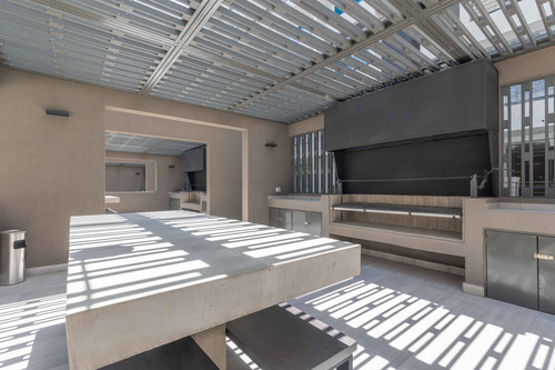 Edificio Av. Almte. Blanco Encalada (1 Bod.) Vista Sur Piso