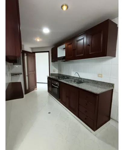 Vendo Apartamento En Edificio Portal De Vizcaya