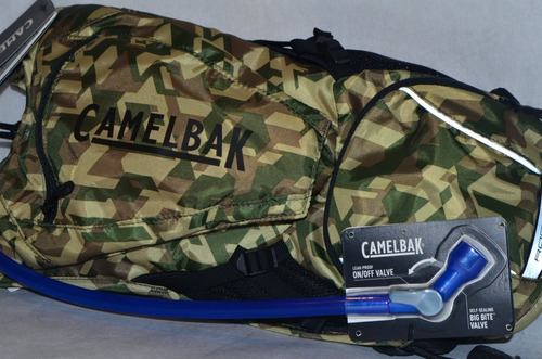 Mochila Hidratação Camelbak Rogue Camuflada 2.5l