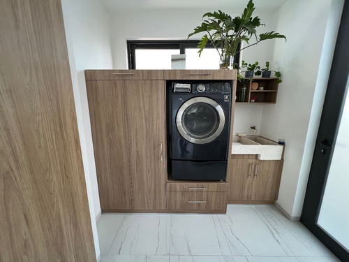 Doble Altura, Amplio Jardín, Vapor- La Vista Residencial