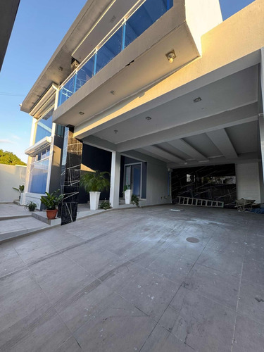 Vendo Hermosa Casa Con Piscina