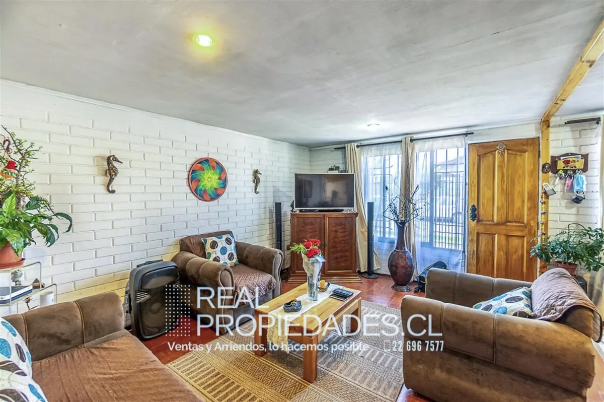 Imagen 2 de 12 de Casa En Venta De 2 Dorm. Ampliada En Maipú
