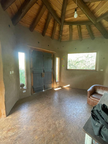 Amplio Lote + Construccion En B° La Quebrada - Rio Ceballos
