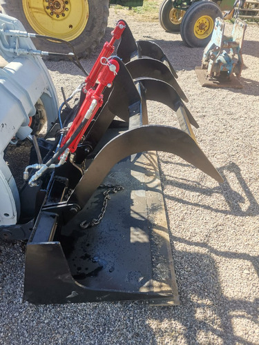 Bote O Cucharon Para Minicargador Tipo Grapa O Almeja Sujet