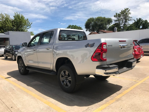 Imagen 2 de 7 de Toyota Hilux 2.8 Cd Srv 204cv 4x4 A/t