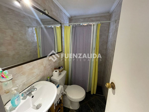Casa En Venta De 5 Dorm. En Maipú