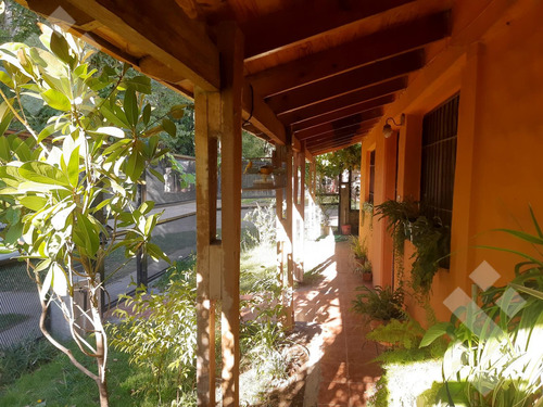 En Venta, Casa De 3 Habitaciones Y Quincho, Plottier.