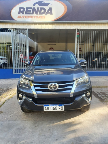 Imagen 2 de 10 de Toyota Sw4 2.8 Srx 177cv 4x4 7as At 2017