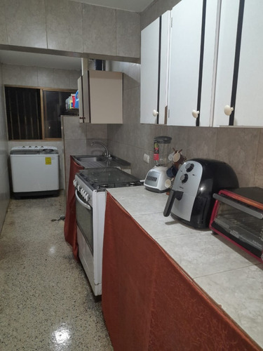 Vera Casa Inmobiliaria Vende Apartamento En Parque Valencia L/firma Mv-2