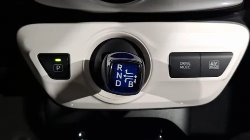Toyota Prius 1.8 HYBRID BASE