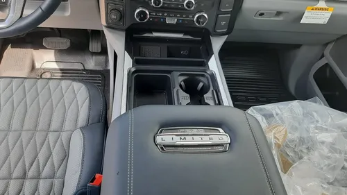 Ford F-250 Limited Diesel 6.7l V8 Ta