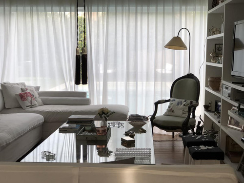 Excelente, Práctica Y Funcional Casa En Venta En Las Glorietas