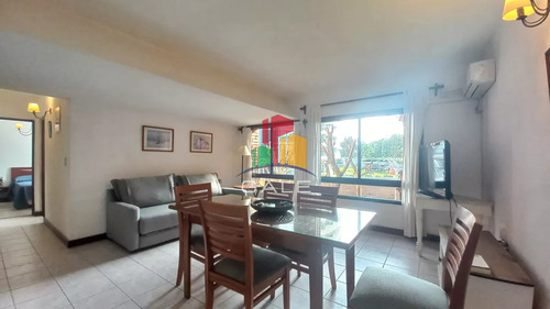 Vende Apartamento De 2 Dormitorios En Roosevelt, Punta Del Este 