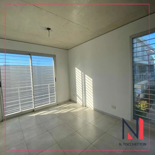 Imagen 5 de 10 de Departamento En Venta En Castelar