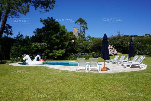 Imagen 6 de 9 de Venta De Gran Residencia A Pasos De La Playa Brava En Rincón Del Indio, Punta Del Este-ref:31420